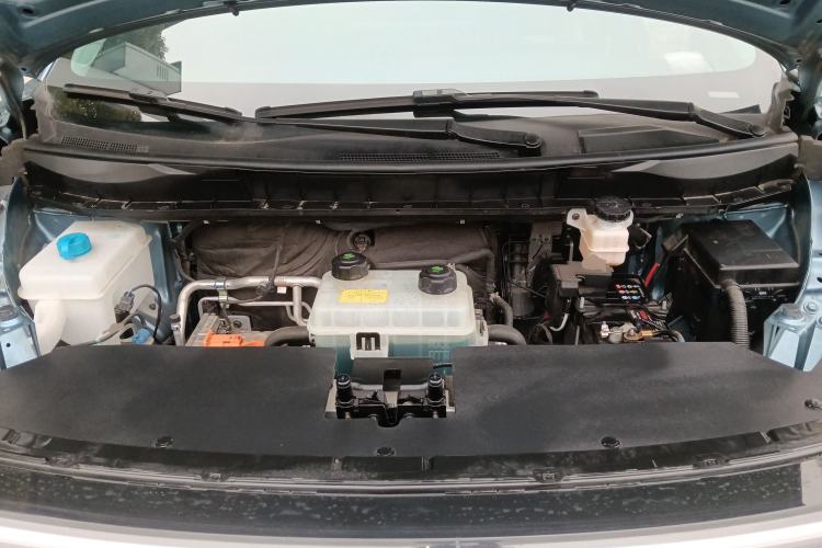 Used Venucia VX6 2025 Large Flat-Layout 520 Pro Engine Bay