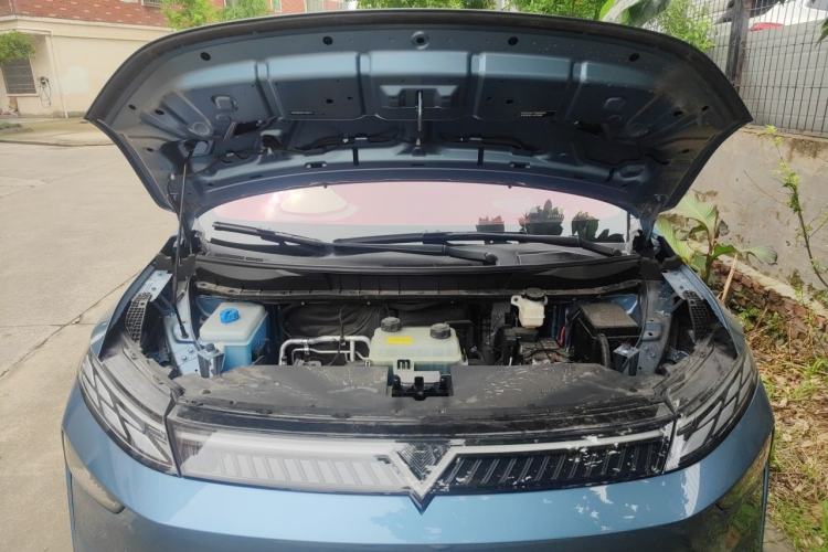 Used Venucia VX6 2025 Large Flat-Layout 520 Pro Engine Bay