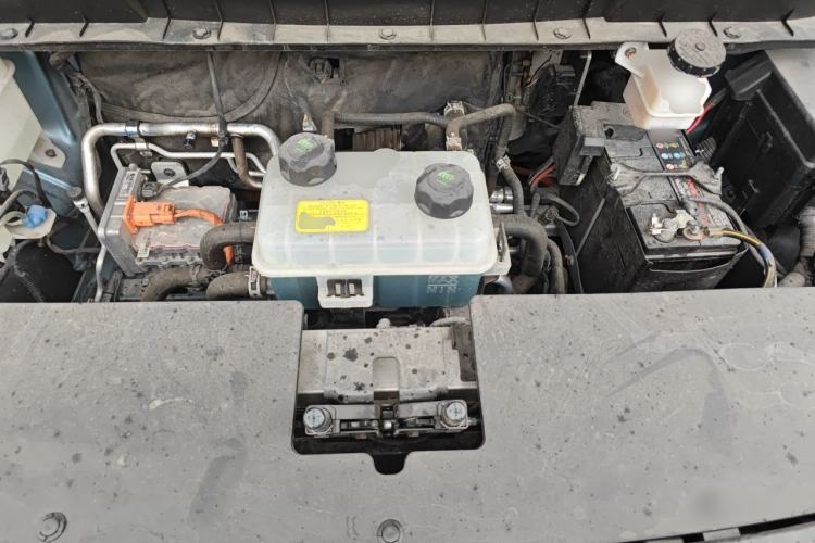 Used Venucia VX6 2025 Large Flat-Layout 520 Pro Engine Bay