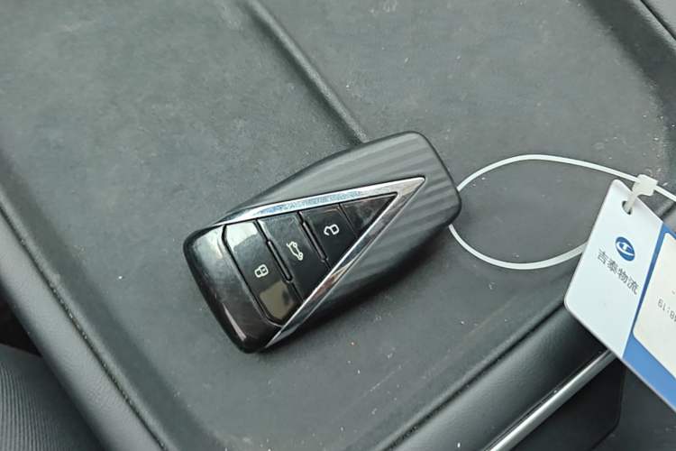 Used Venucia VX6 2025 Large Flat-Layout 520 Pro Interior 1