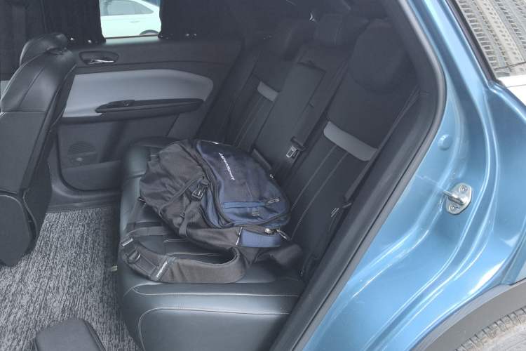 Used Venucia VX6 2025 Large Flat-Layout 520 Pro Left Rear Seat