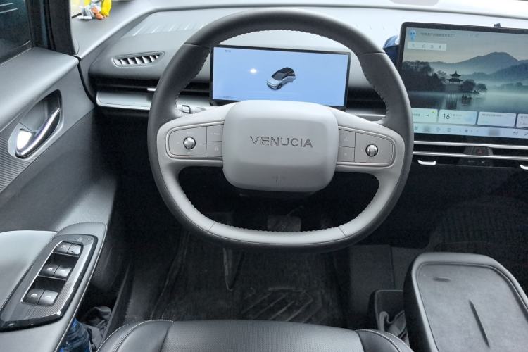 Used Venucia VX6 2025 Large Flat-Layout 520 Pro Steering Wheel