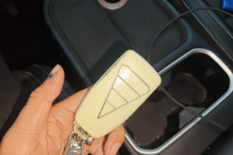 Used Venucia VX6 2025 Large Flat-Layout 520 Pro Vehicle Key