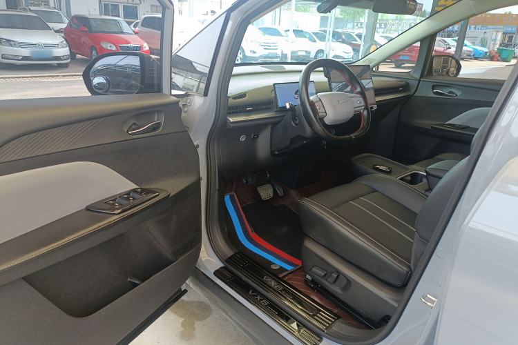 Used Venucia VX6 2025 Large Flat-Layout 520 Pro Driver Seat
