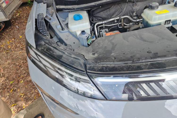 Used Venucia VX6 2025 Large Flat-Layout 520 Pro Engine Bay Right