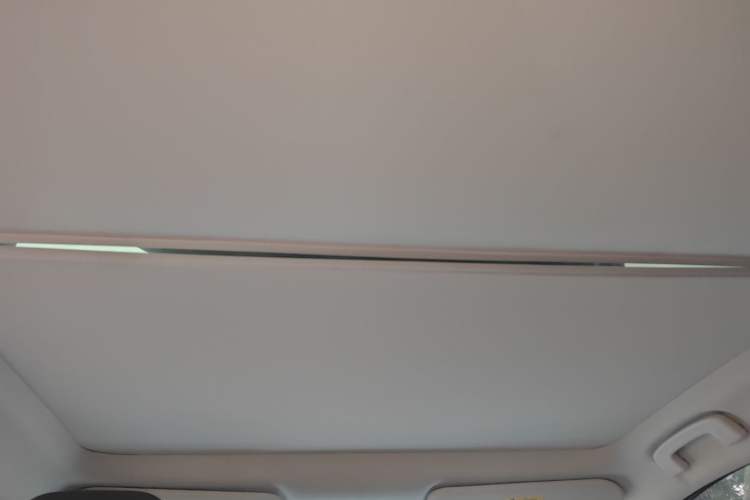 Used Venucia VX6 2025 Large Flat-Layout 520 Pro Headliner
