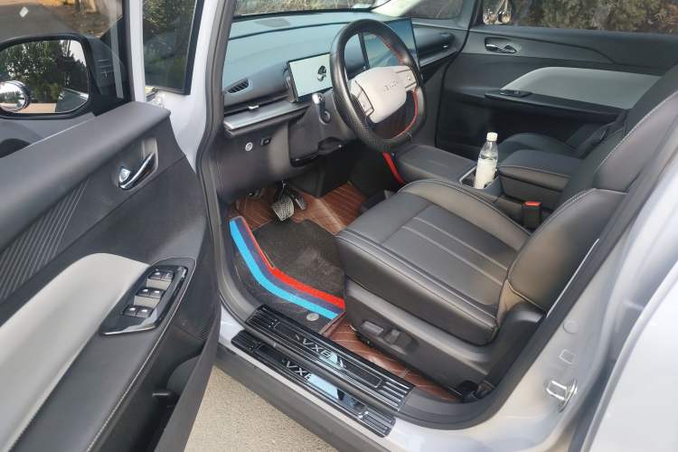 Used Venucia VX6 2025 Large Flat-Layout 520 Pro Interior 3