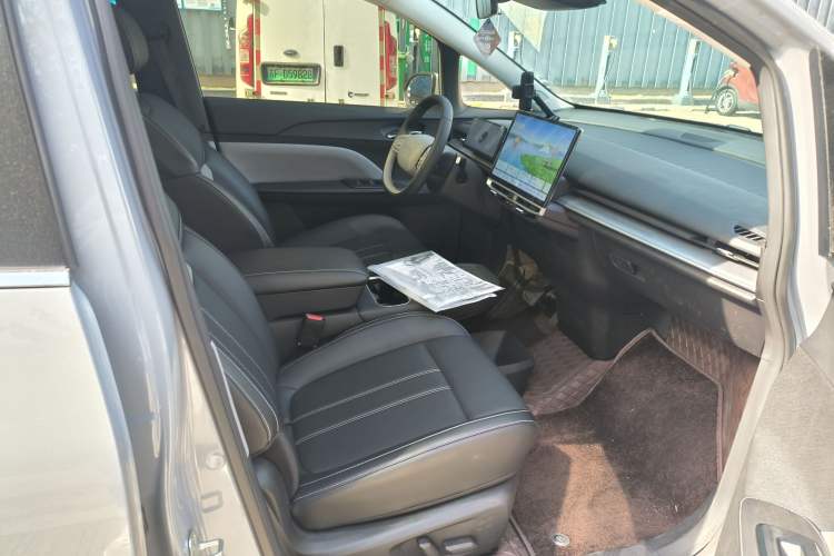 Used Venucia VX6 2025 Large Flat-Layout 520 Pro Interior 6