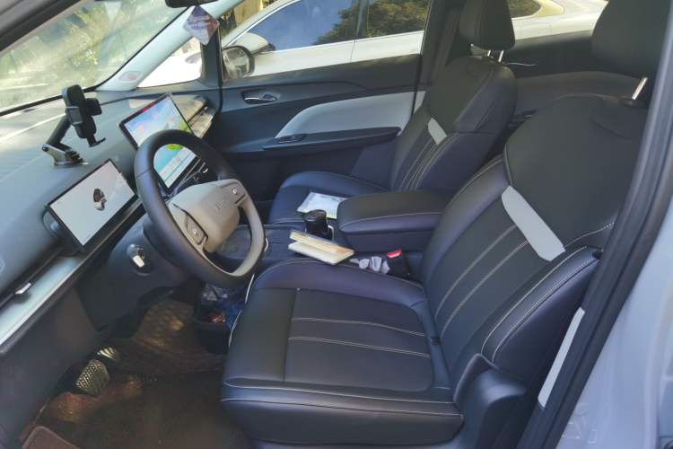 Used Venucia VX6 2025 Large Flat-Layout 520 Pro Left Front Seat