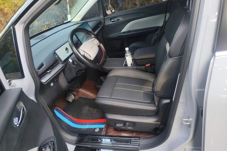 Used Venucia VX6 2025 Large Flat-Layout 520 Pro Left Front Seat