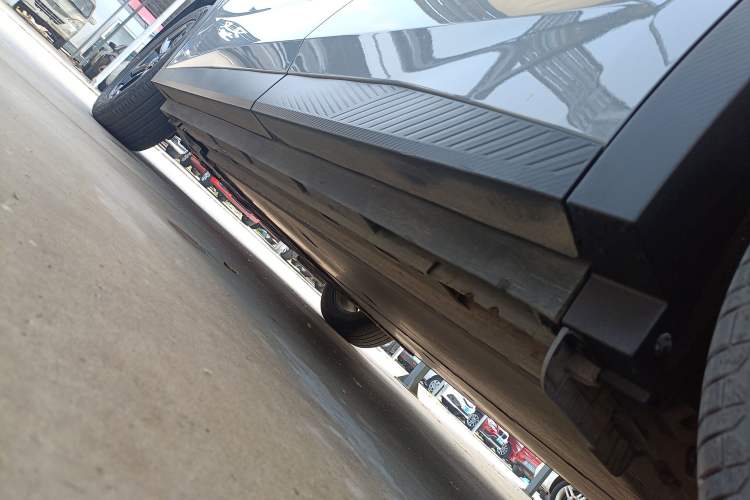 Used Venucia VX6 2025 Large Flat-Layout 520 Pro Left Side Sill