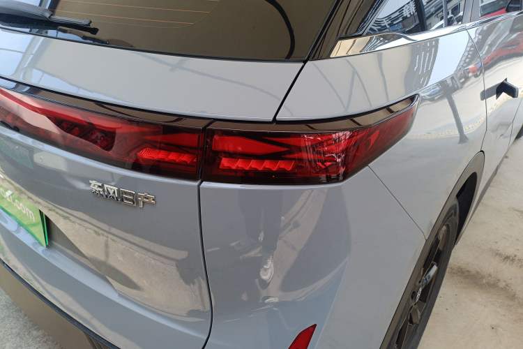 Used Venucia VX6 2025 Large Flat-Layout 520 Pro Right Rear Taillight