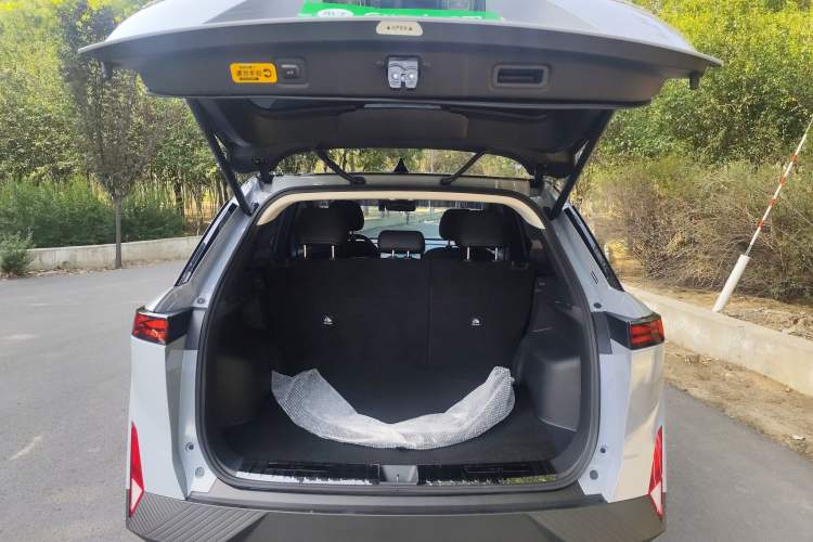 Used Venucia VX6 2025 Large Flat-Layout 520 Pro Trunk