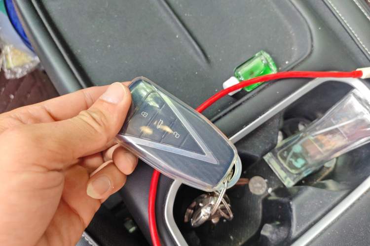 Used Venucia VX6 2025 Large Flat-Layout 520 Pro Vehicle Key