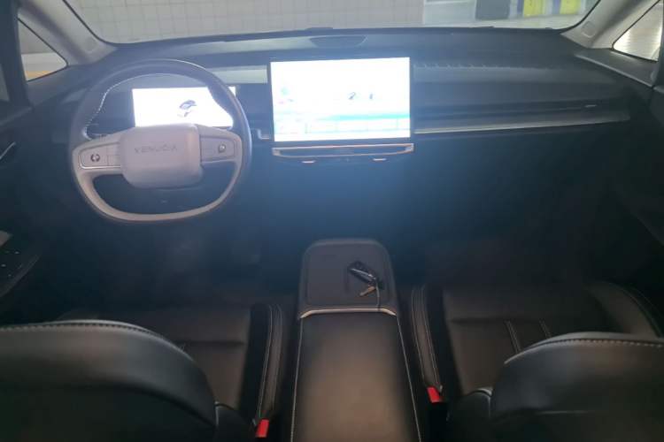 Used Venucia VX6 2025 Large Flat-Layout 520 Pro Center Console