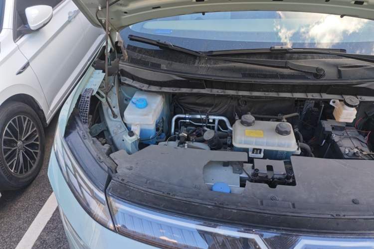 Used Venucia VX6 2025 Large Flat-Layout 520 Pro Engine Bay Right