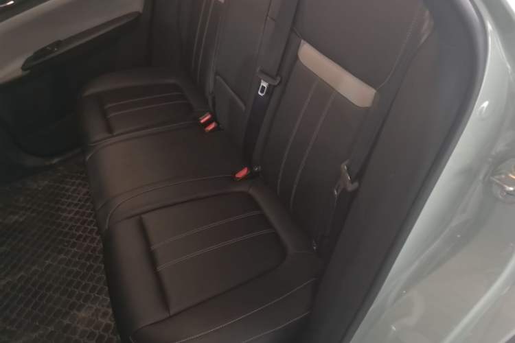 Used Venucia VX6 2025 Large Flat-Layout 520 Pro Left Rear Seat