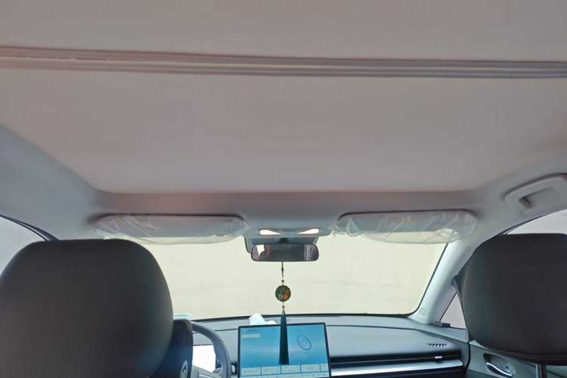 Used Venucia VX6 2025 Large Flat-Layout 520 Pro Headliner