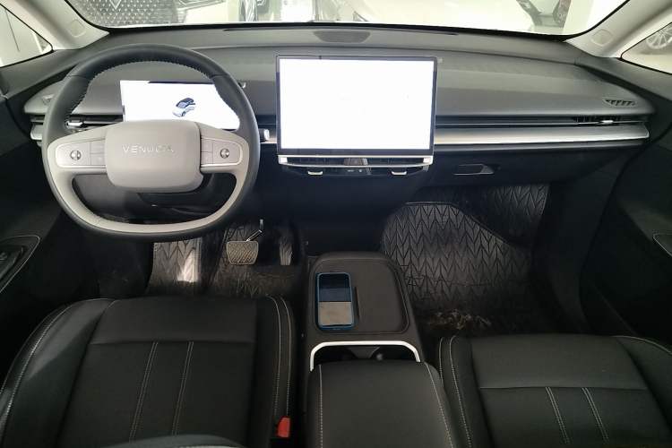 Used Venucia VX6 2025 Large Flat-Layout 520 Pro Center Console