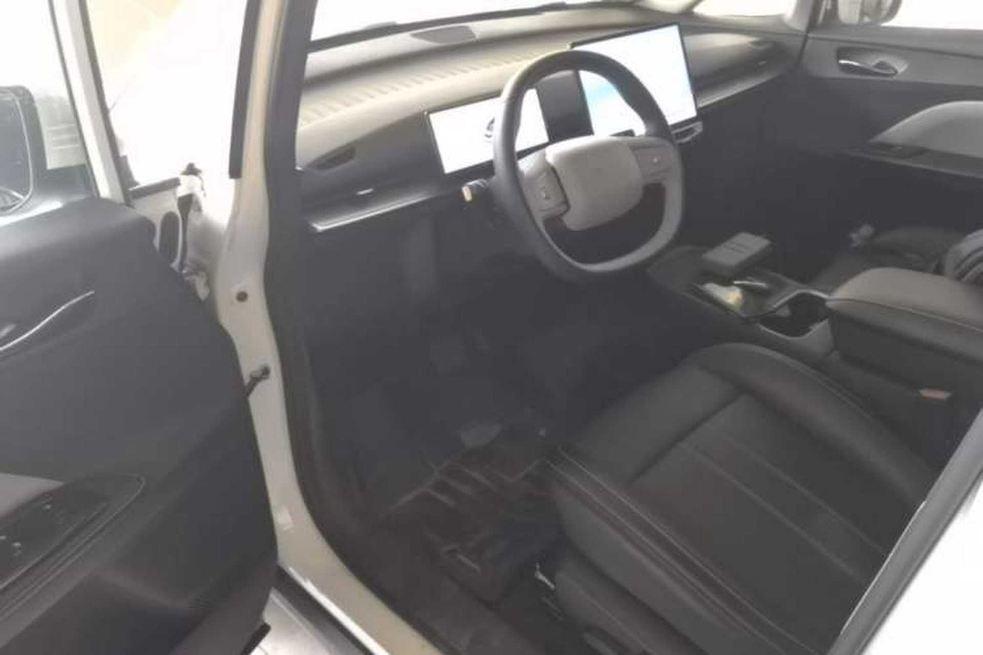 Used Venucia VX6 2025 Large Flat-Layout 520 Pro Driver Seat