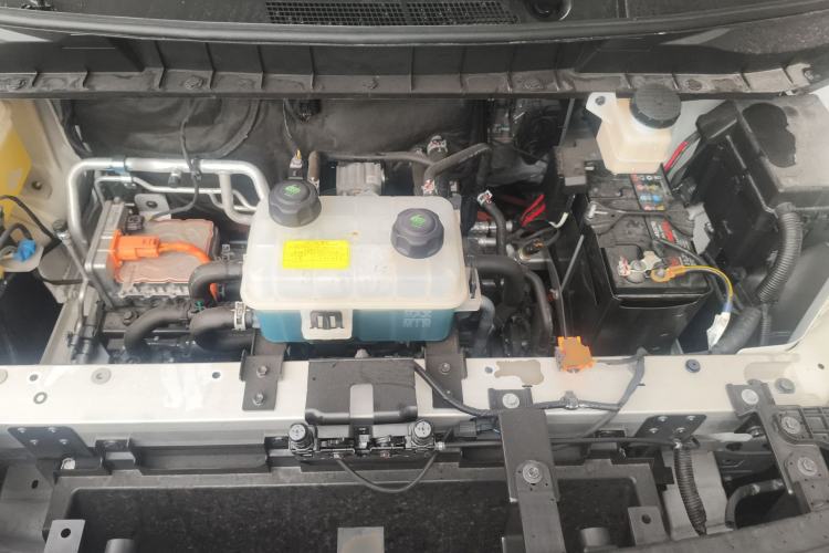 Used Venucia VX6 2025 Large Flat-Layout 520 Pro Engine Bay