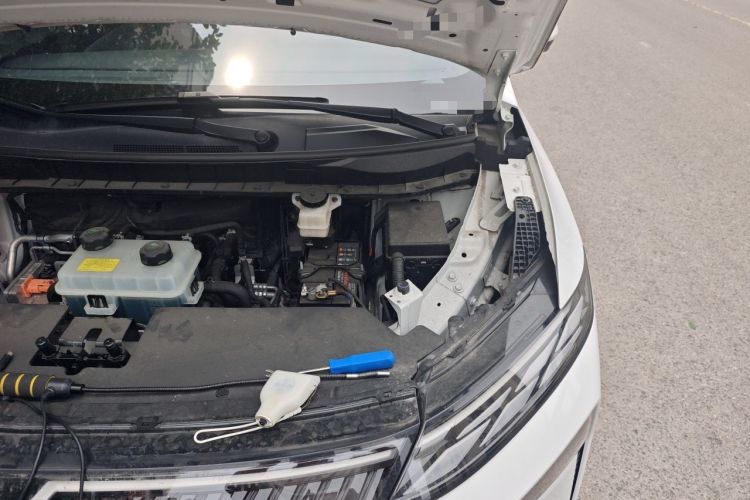 Used Venucia VX6 2025 Large Flat-Layout 520 Pro Engine Bay Left