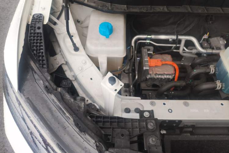 Used Venucia VX6 2025 Large Flat-Layout 520 Pro Engine Bay Right