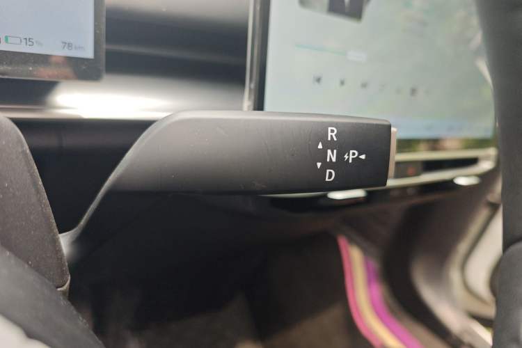 Used Venucia VX6 2025 Large Flat-Layout 520 Pro Gear Lever