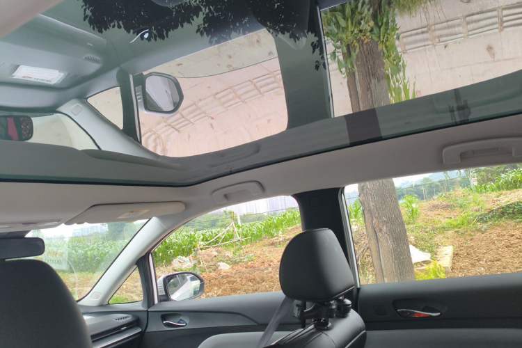 Used Venucia VX6 2025 Large Flat-Layout 520 Pro Headliner