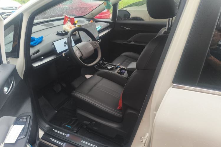 Used Venucia VX6 2025 Large Flat-Layout 520 Pro Left Front Seat