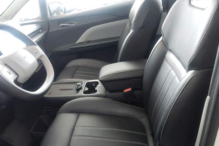 Used Venucia VX6 2025 Large Flat-Layout 520 Pro Left Front Seat