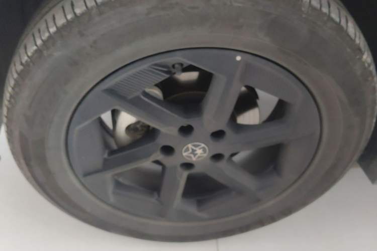 Used Venucia VX6 2025 Large Flat-Layout 520 Pro Left Front Wheel Hub