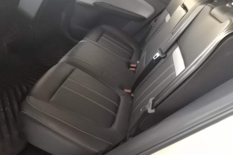Used Venucia VX6 2025 Large Flat-Layout 520 Pro Left Rear Seat