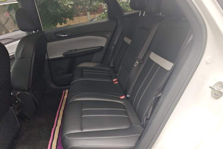 Used Venucia VX6 2025 Large Flat-Layout 520 Pro Left Rear Seat