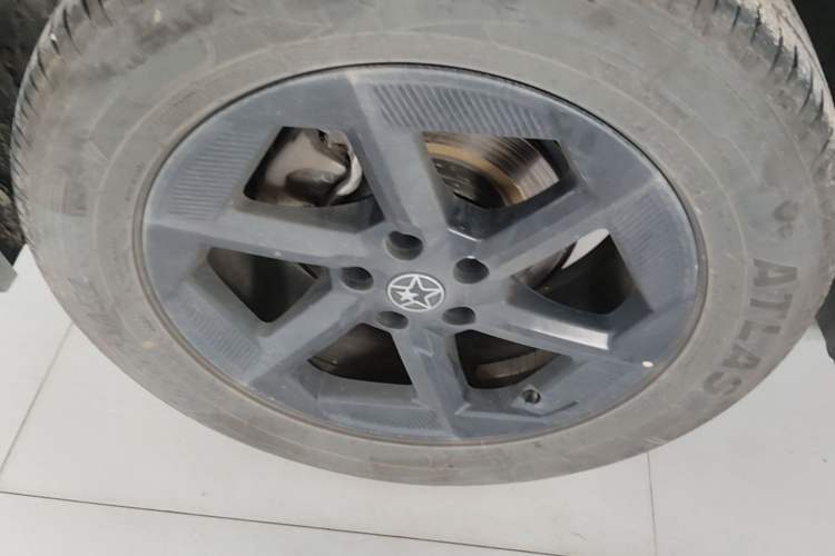 Used Venucia VX6 2025 Large Flat-Layout 520 Pro Right Rear Wheel Hub