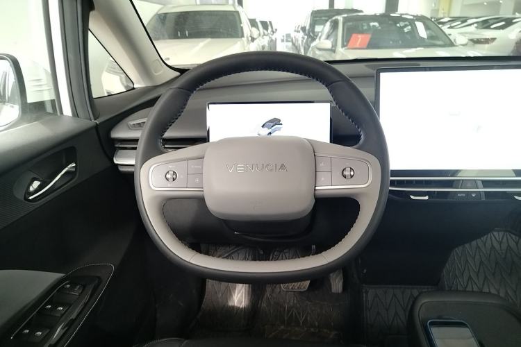 Used Venucia VX6 2025 Large Flat-Layout 520 Pro Steering Wheel