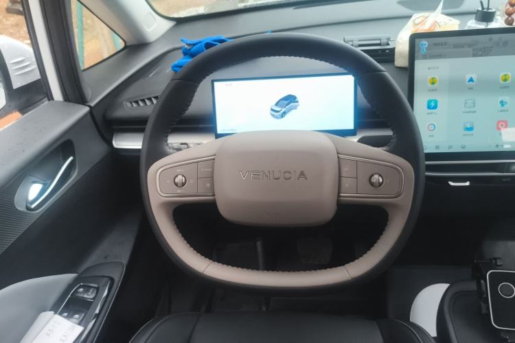 Used Venucia VX6 2025 Large Flat-Layout 520 Pro Steering Wheel