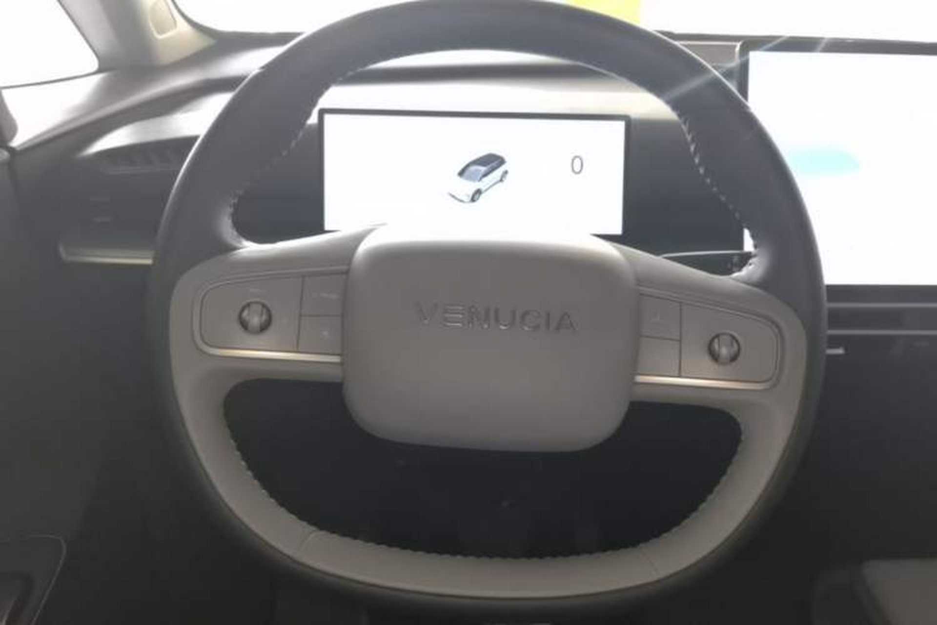 Used Venucia VX6 2025 Large Flat-Layout 520 Pro Steering Wheel