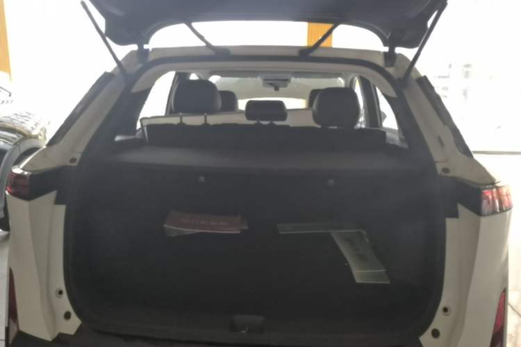 Used Venucia VX6 2025 Large Flat-Layout 520 Pro Trunk