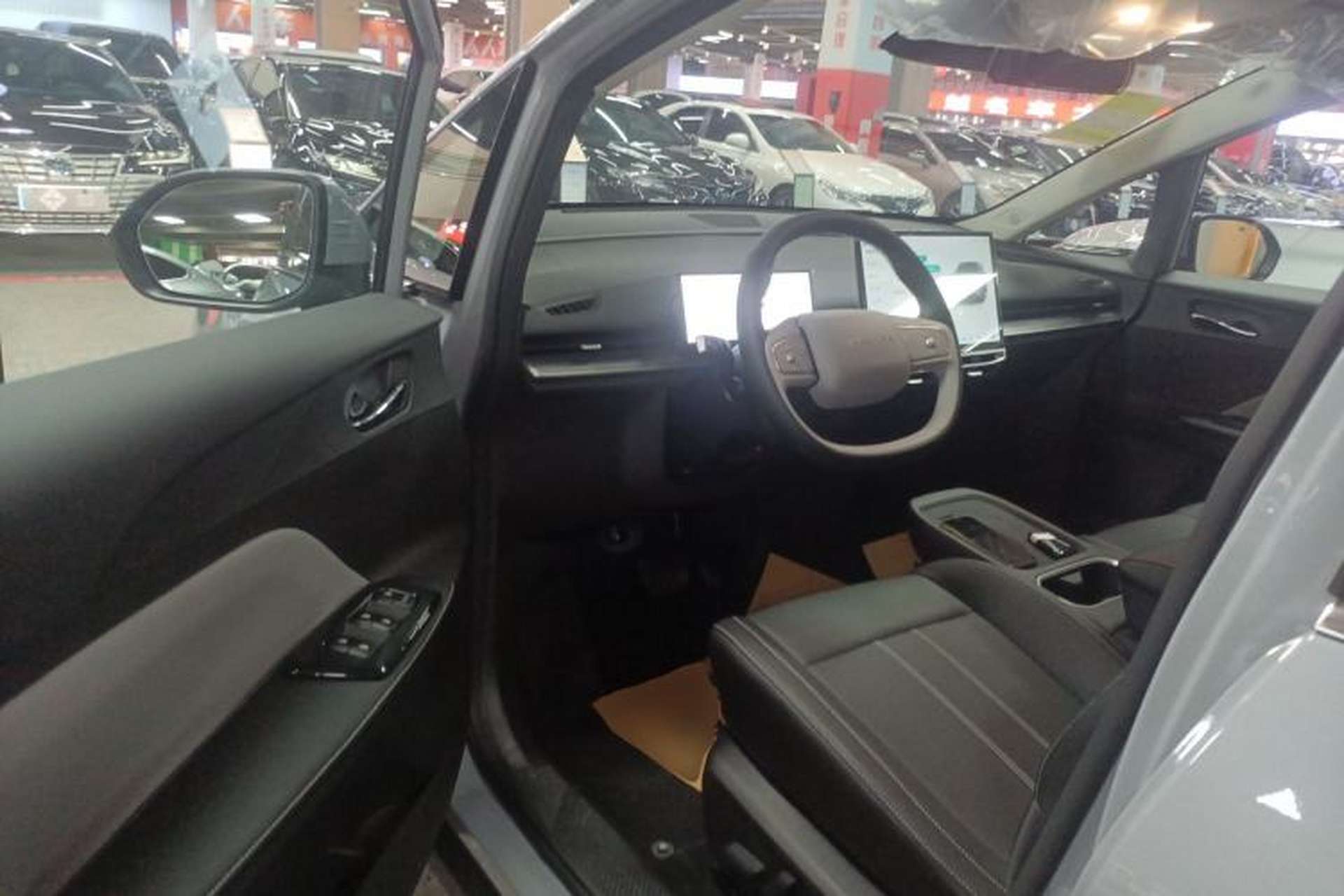 Used Venucia VX6 2026 Model Large Flat Floor Long-Range Smart Luxury Edition Driver Seat