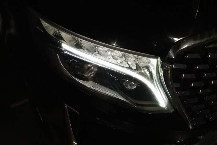 Used Venus 2022 2.0T NOVA Star Voyage Right Front Headlight