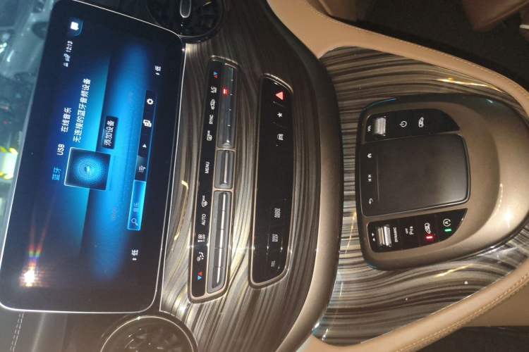 Used Venus 2023 2.0T Weihé Audio And AC Panel