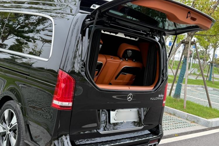 Used Venus 2023 2.0T Weihé Interior 12