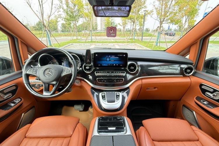 Used Venus 2023 2.0T Weihé Interior 4