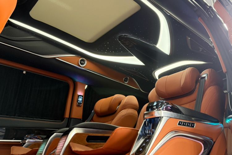 Used Venus 2023 2.0T Weihé Interior 7