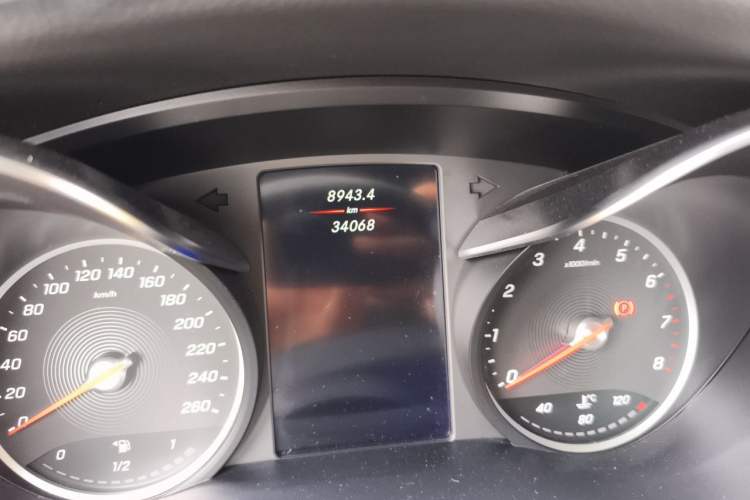 Used Venus 2023 2.0T Weihé Odometer Close Up