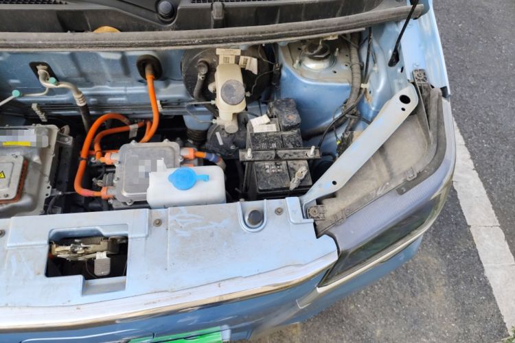Used Vi Boma 2023 200km Luxury Edition Engine Bay Left
