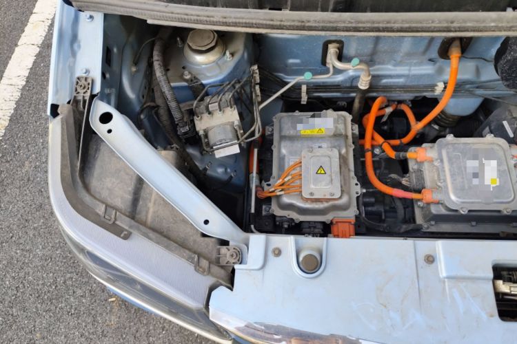 Used Vi Boma 2023 200km Luxury Edition Engine Bay Right