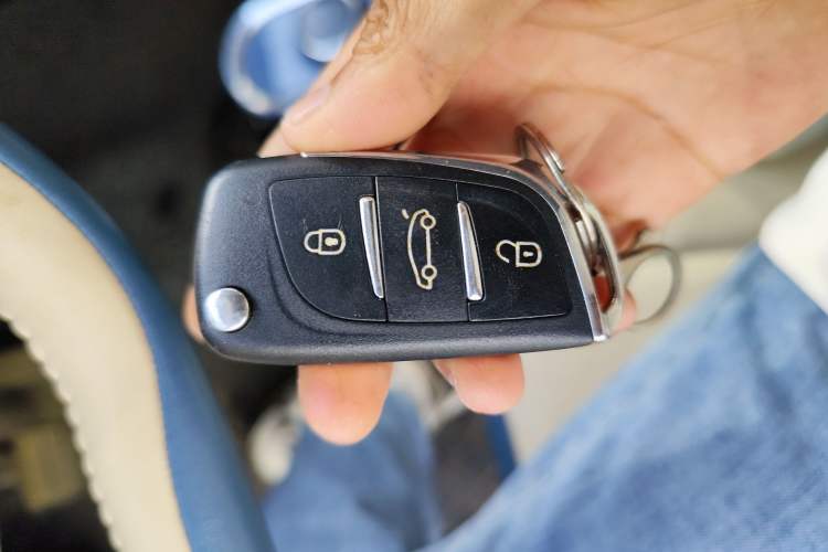 Used Vi Boma 2023 200km Luxury Edition Vehicle Key