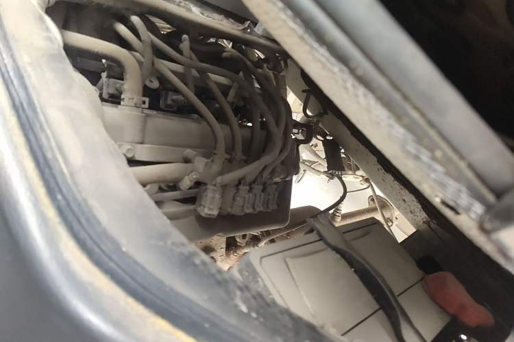 Used Victory K2  Engine Bay